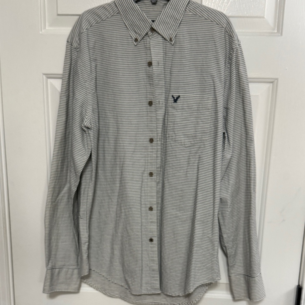 📸 American Eagle Men's Horizontal Striped Button-Down Shirt